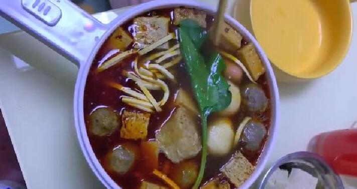 日本拉面店禁止食客用耳機